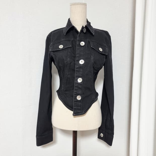 모스키노 흑청 자켓 데님 자켓 (44-55) 상태최상