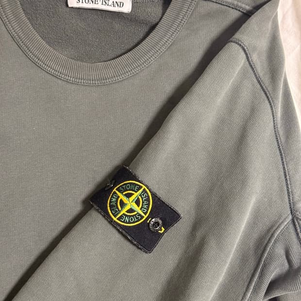 스톤아일랜드 카키 맨투맨 s