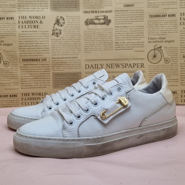 존 갈리아노 금색로고 운동화 250