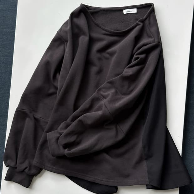 Design back panel sweat L/S TOP