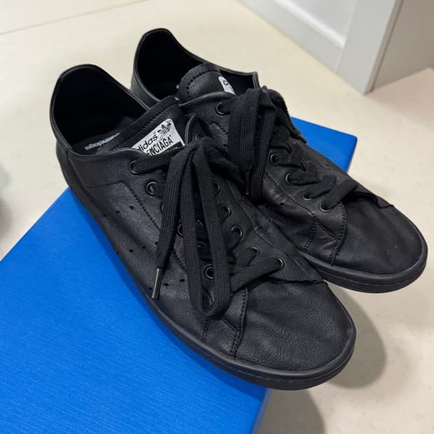 [42] 아디다스 발렌시아가 스탠스미스 블랙