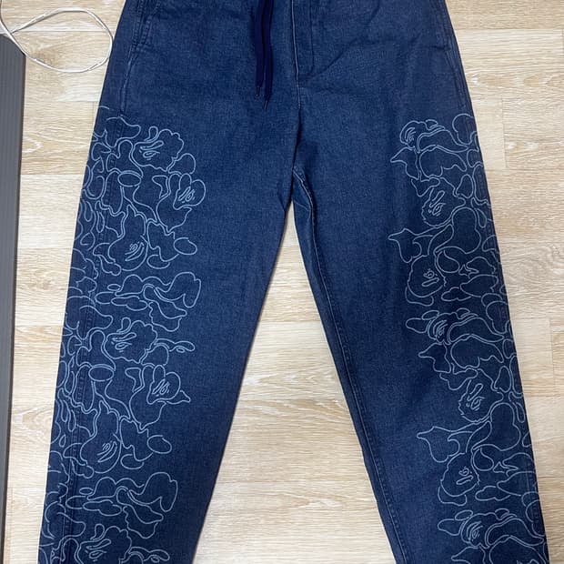 베이프 30주년 한정판 인디고 데님팬츠 L 릴렉스드 핏