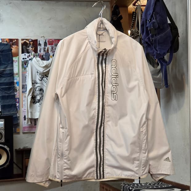 아디다스 올드스쿨 화이트 포인트 바람막이