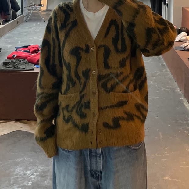 오베이 패턴 브라운 니트 가디건 H2357