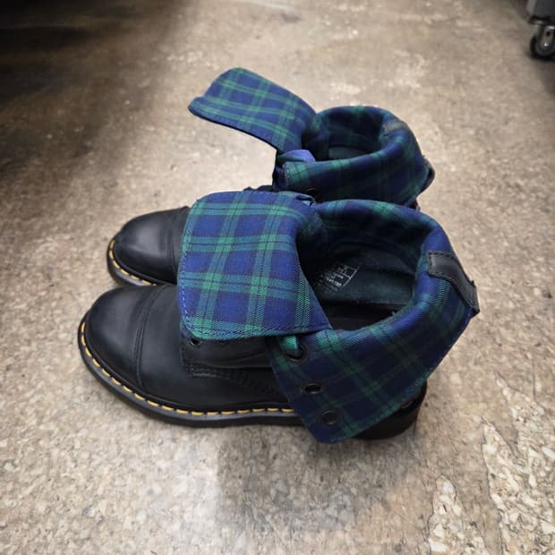 닥터마틴 아멜리아 타탄체크 부츠 (UK 6)