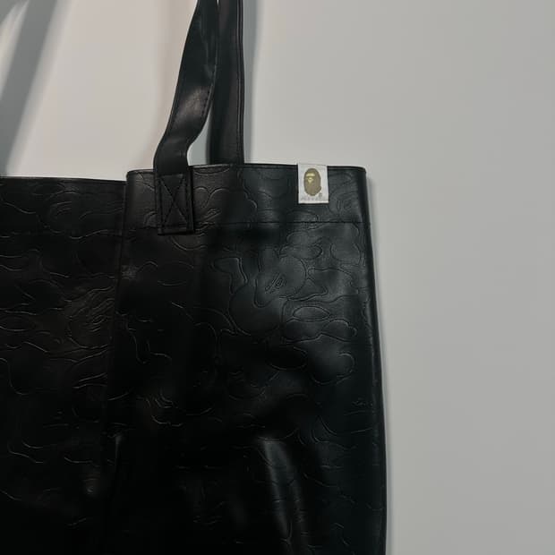 베이프 블랙 가죽 숄더백 토트백