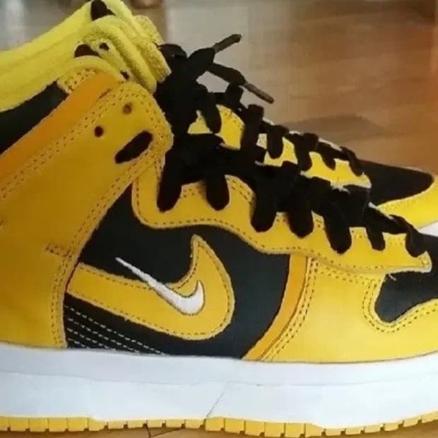 나이키 덩크 하이 업 블랙 엔 바시티 메이즈 2401