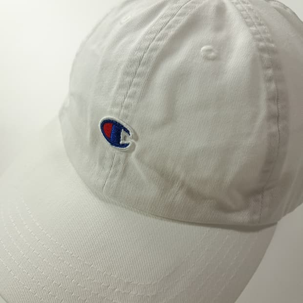 CA352 챔피온 화이트 스크립트 볼캡 모자