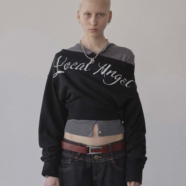 Sculptor offshoulder cropped sweatshirt