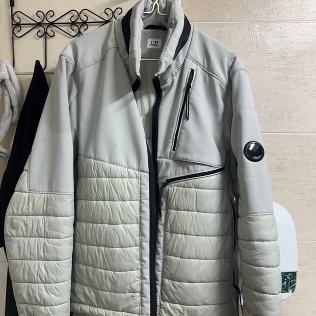 Cp컴퍼니 경량패딩