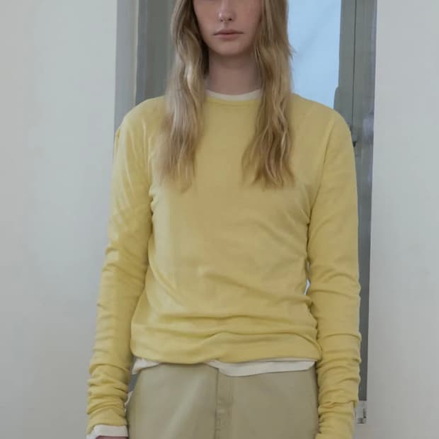 포저 레이어드 라운드 롱슬리브 레몬