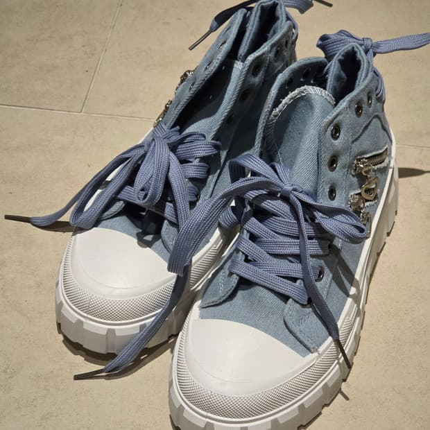 여성 운동화👟 250 사이즈