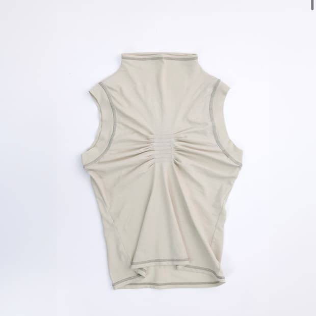 울리카상투스 Pintuck highneck top 