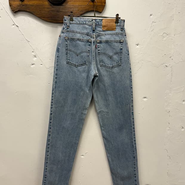 28) 90s USA Levi’s 550 Relaxed Fit Taper