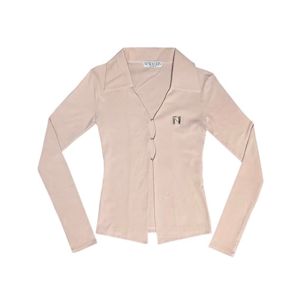 뉴얼린 엠블럼 셔츠탑 피치