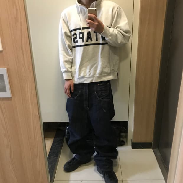 더블탭스 하프집업 트임 맨투맨