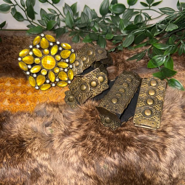 Gold flower antique banding chain belt