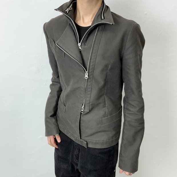 THE TWELVE Asymmetric High-Neck Double Z