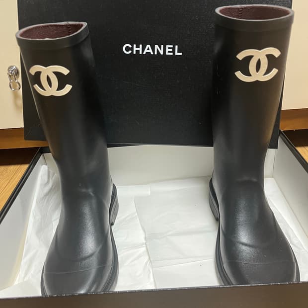 샤넬 레인부츠