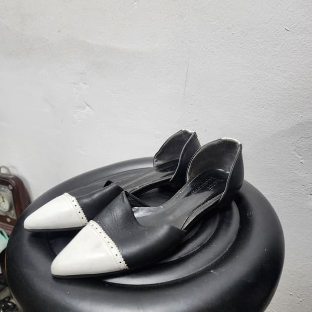 베이직 블랙/화이트 플랫 슈즈