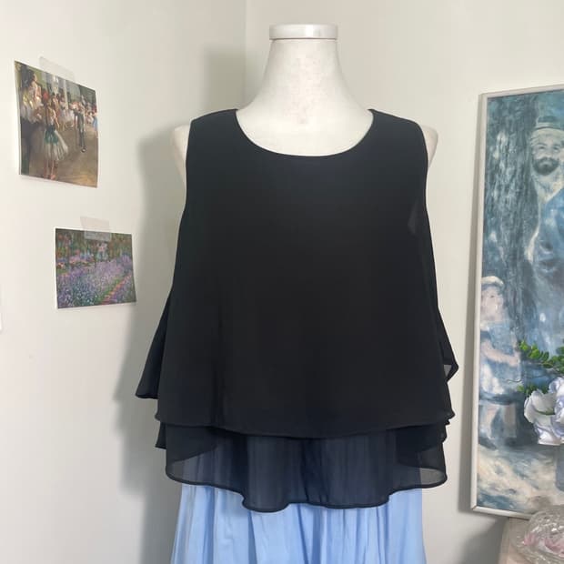 black ruffle sleeveles blouse(size-M)