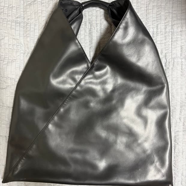 MM6 메종마르지엘라 레더 재패니즈백 블랙