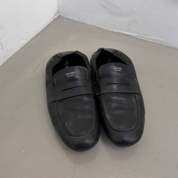 프라다 셔플 앤티크 로퍼