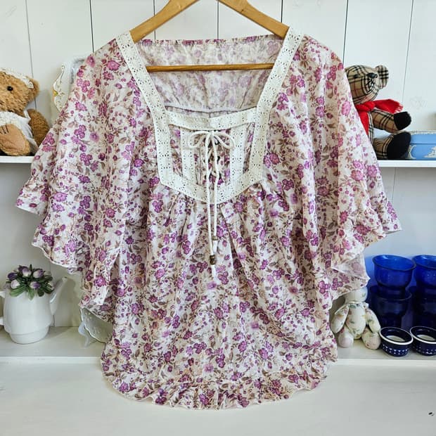 플라워 케이프 블라우스 (모리걸 무드)