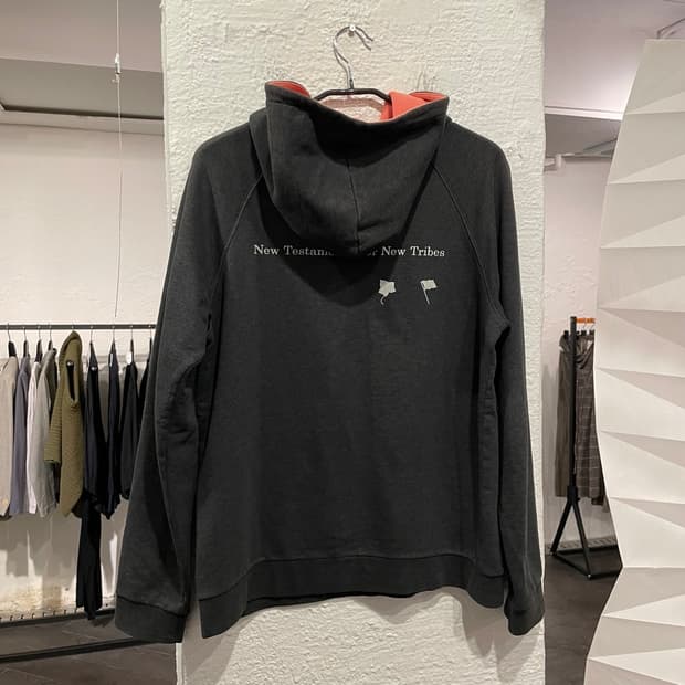 라프시몬스 그래픽 후드티셔츠