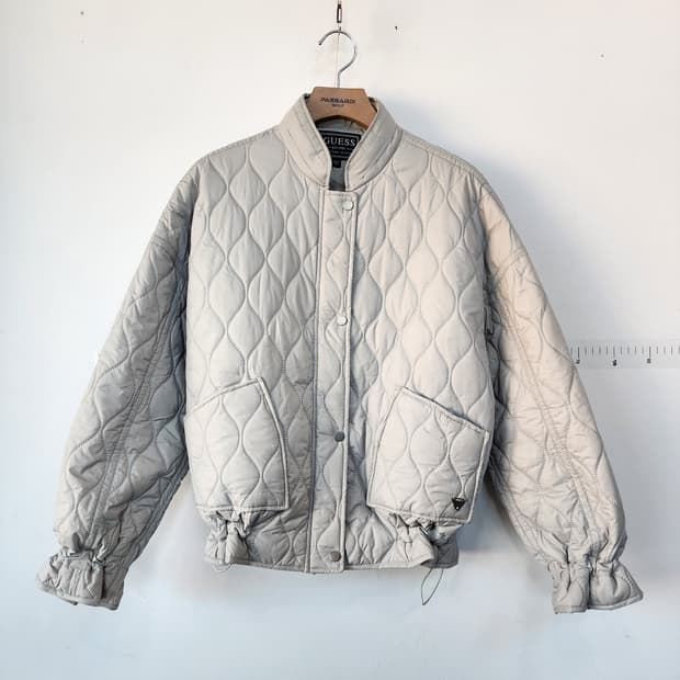 게스 퀼팅 봄버 자켓 아이보리