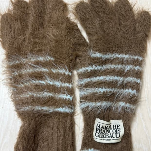 마리떼 프랑소와 저버 CLASSIC LOGO FLUFFY GLOVE br