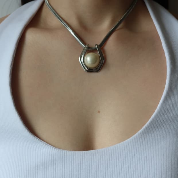 steel pearl pendant necklace