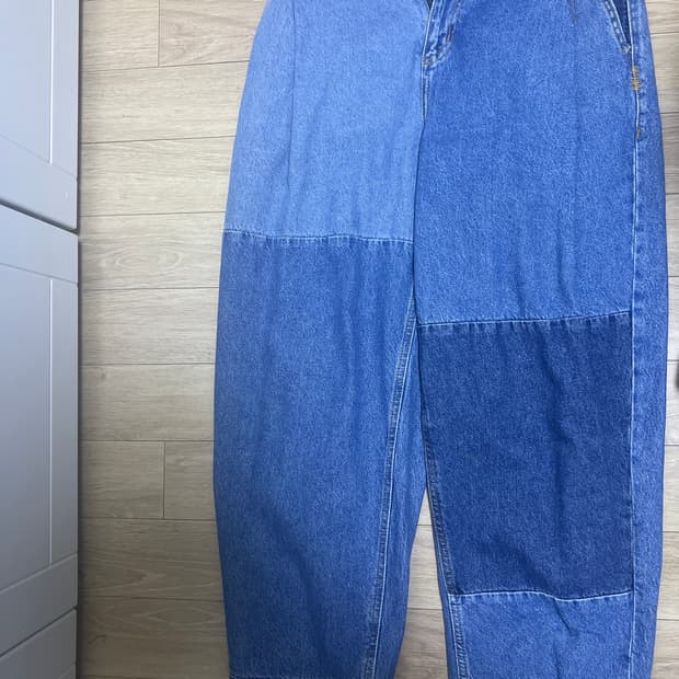 자라 x 아더에러 배럴 레그 진 블루