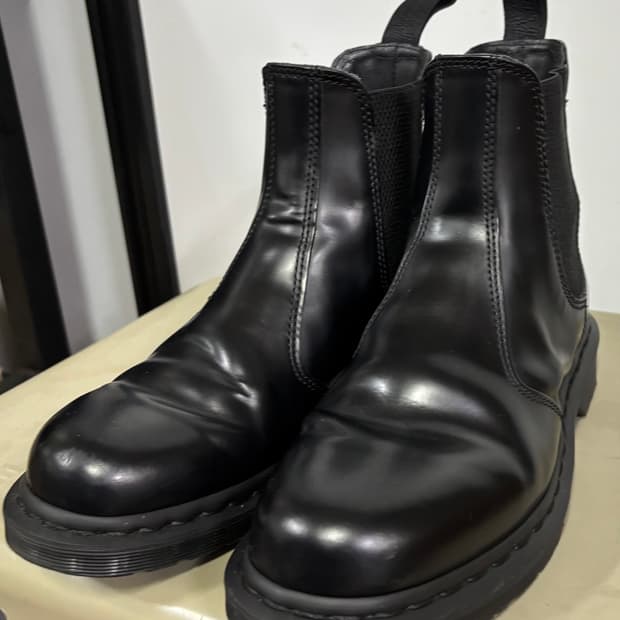 닥터마틴 2976 첼시부츠 모노블랙