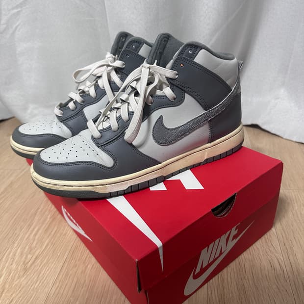 나이키 덩크 하이 빈티지 라이트 본 275사이즈