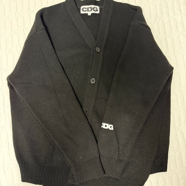 꼼데가르송 사선 버튼 가디건 (L SIZE)