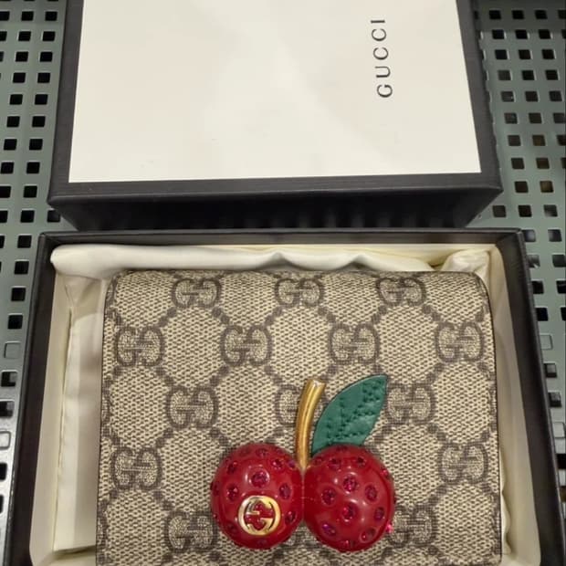 구찌 체리 지갑