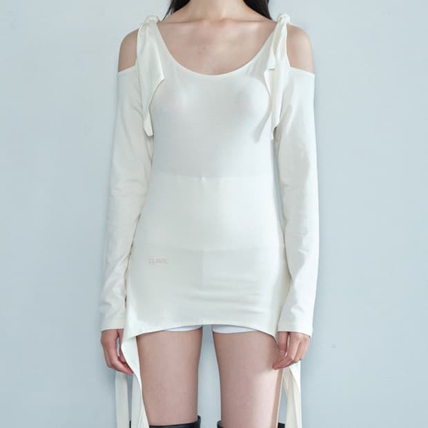 세릭 [EXCLUSIVE] 3WAY SLIT TOP / IVORY