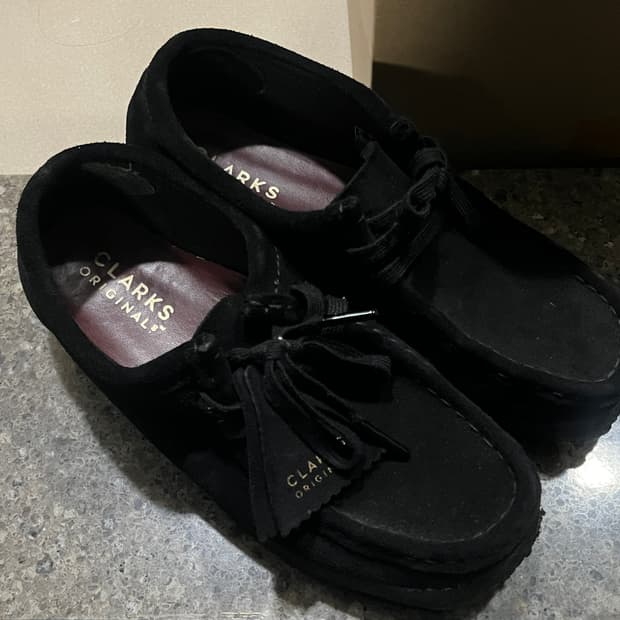 클락스 왈라비 블랙 235