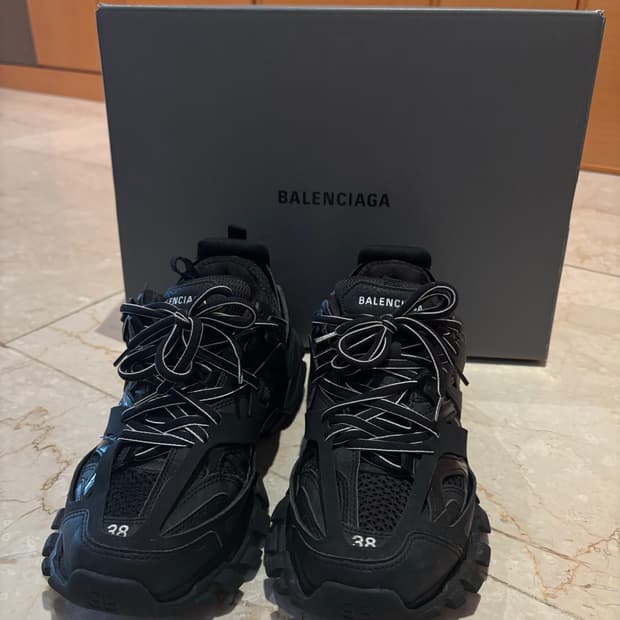 발렌시아가 트리플s 블랙 스니커즈 38, 250