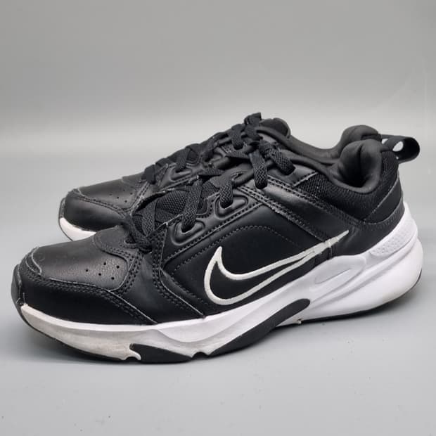 나이키 디파이올데이 운동화 245