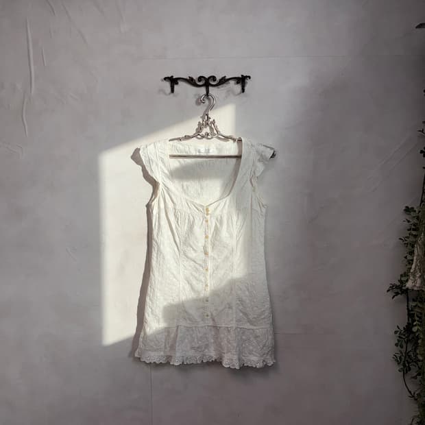 Ivory floral embroid punching lace bl