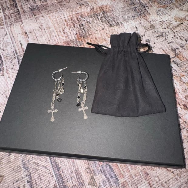 Gostar De Fuga Nocturne Cross Earring