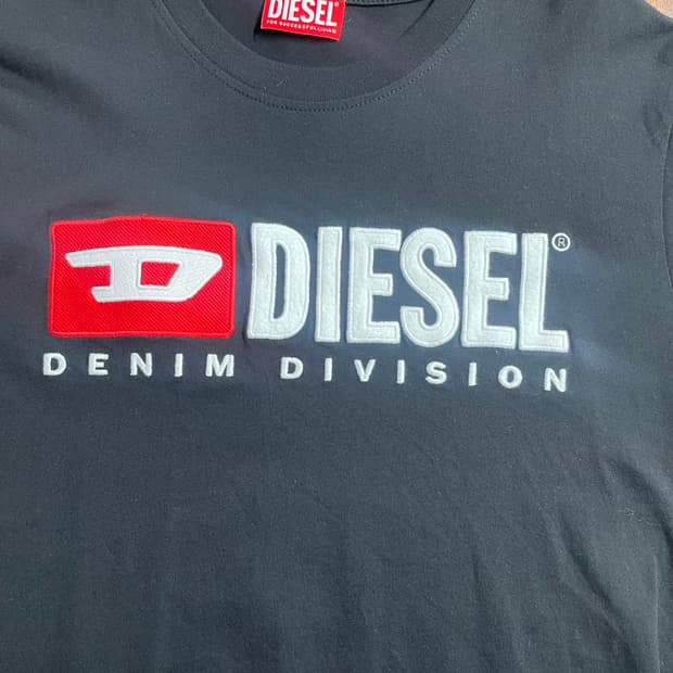 디젤 자구로고 티셔츠