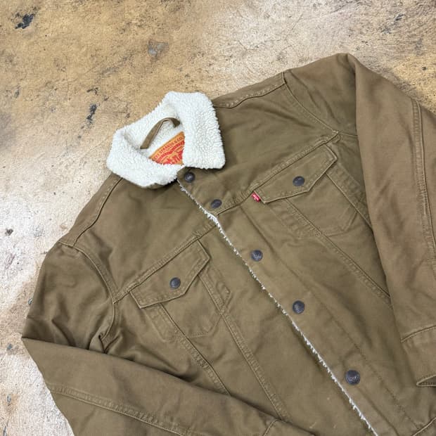  리바이스 브라운 쉐르파 트러커자켓