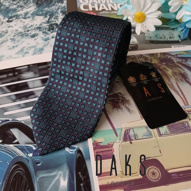 닥스 실크 블루 로고 자카드 슬림 넥타이 7.7cm 새상품 A19131
