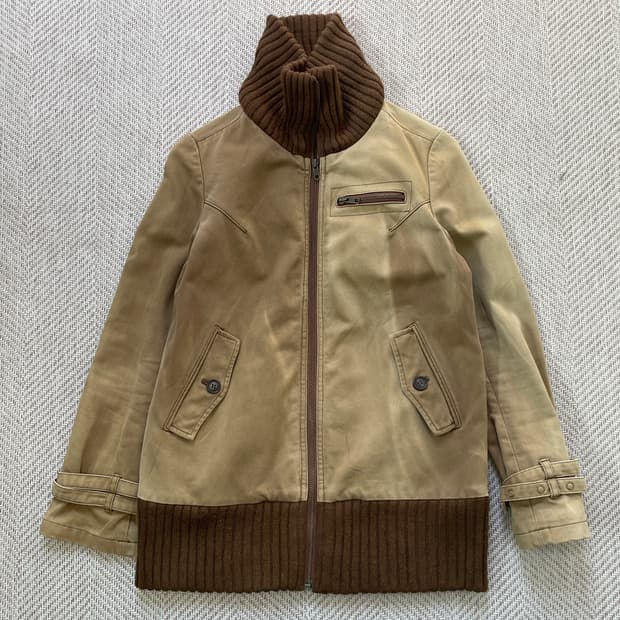 Alpha 빈티지 하이넥 디테일 하이브리드 집업 자켓