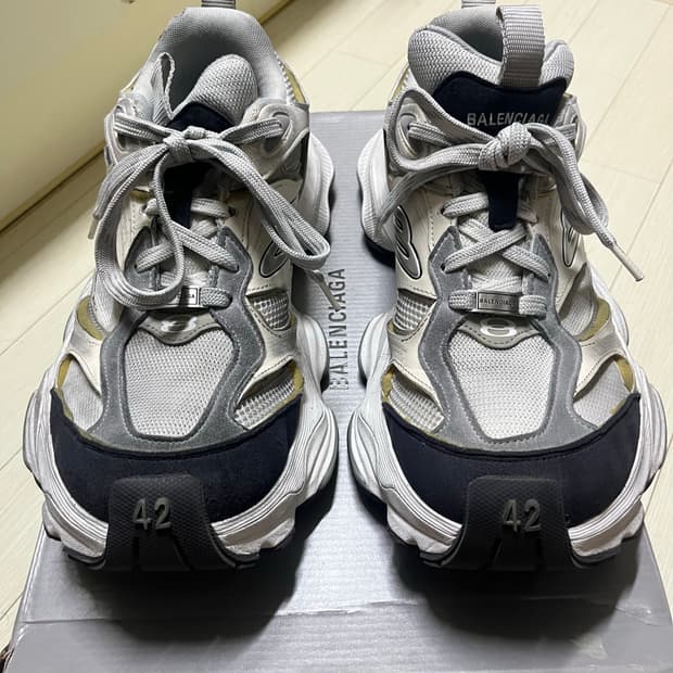 발렌시아가 카고 스니커즈 42