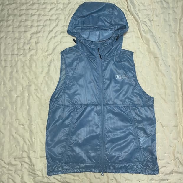 피지컬디파트먼트 WIND HOODIE VEST BLUE