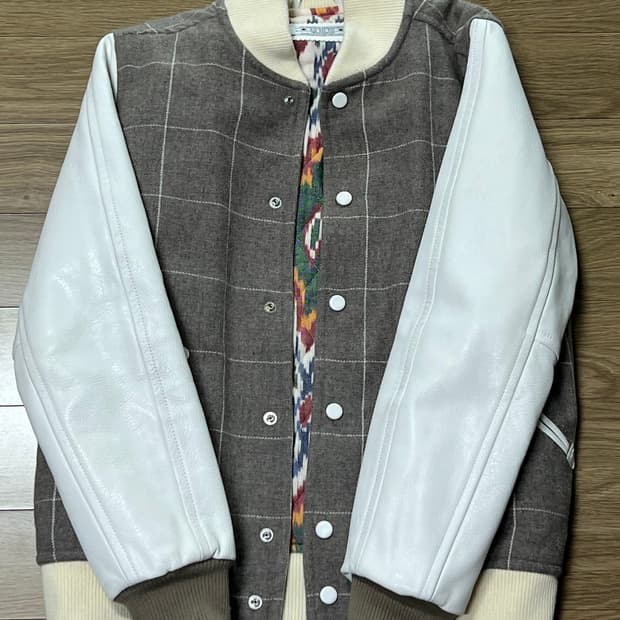 사스콰치패브릭스 eototo 바시티 자켓